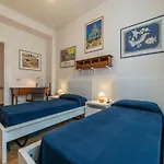 Roomy And Bright Apartment With Terrace